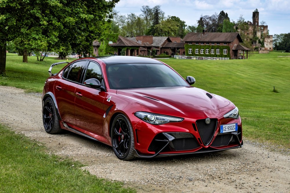 Раритет для петролхедов: Alfa Romeo распродала все спортседаны Giulia GTA - «Alfa Romeo»