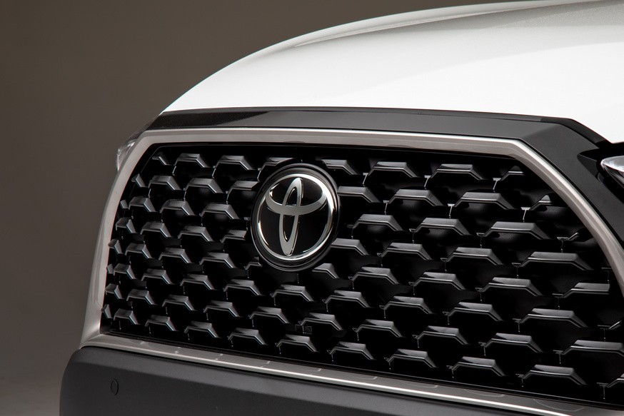 Паркетник Toyota, который попробует переманить покупателей у Креты: возможно, это Hyryder - «Toyota»