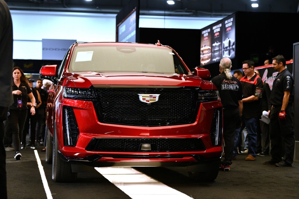 GM объявила войну спекулянтам: досталось как жадным клиентам, так и дилерам - «Cadillac»