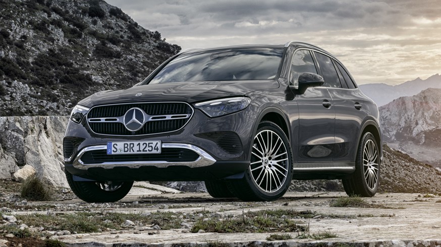 Mercedes-AMG готовит GLC 63: первое изображение «заряженного» кроссовера - «Mercedes-AMG»