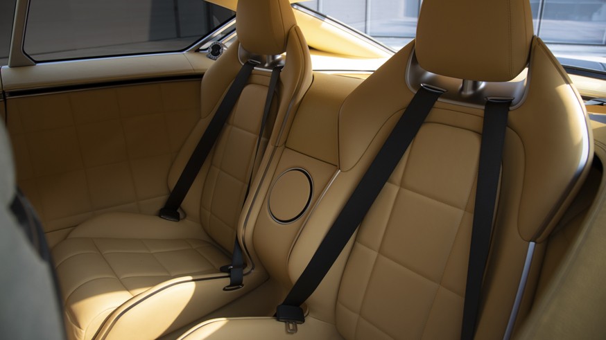 Genesis рассекретил интерьер X Speedium Coupe: асимметричный салон ориентирован на водителя