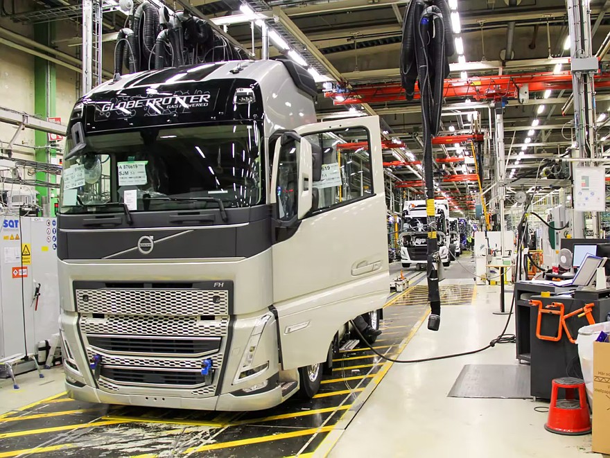 Активы Volvo в РФ переданы местному инвестору, завод в Калуге перезапустят - «Volvo»