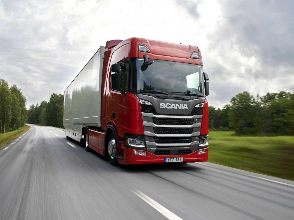 ЛУКОЙЛ запустил производство фирменных моторных масел для грузовиков Scania - «Scania»