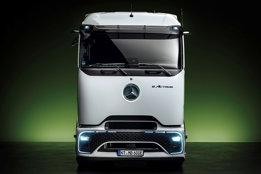 Mercedes-Benz eActros 600: флагманский электрический тягач с запасом хода в 500 км - «Mercedes-Benz»