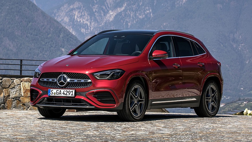 Mercedes-Benz готовит новый маленький кроссовер GLA: первое изображение - «Mercedes-Benz»
