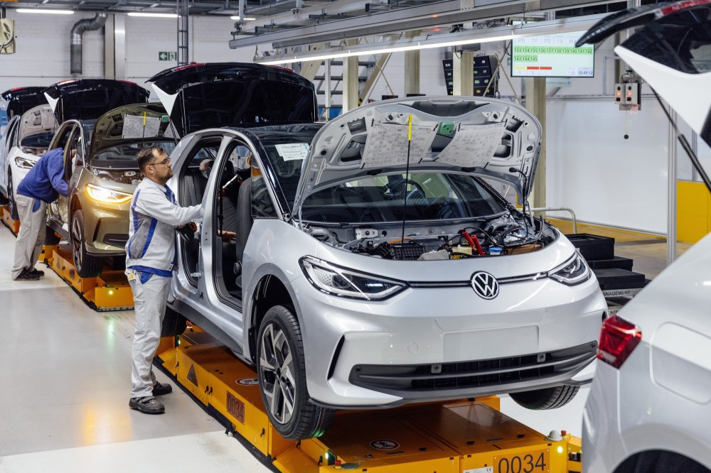 VW останавливает производство хэтчбеков ID.3 и Cupra Born из-за низкого спроса - «Cupra»