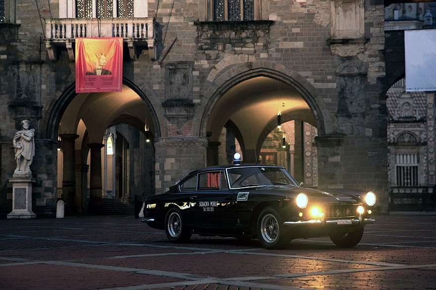Офицер Армандо Спатафора и Ferrari 250 GTE ’62: картинка с киноэкранов на улицах Рима - «Ferrari»