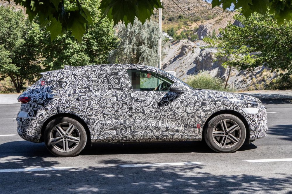 Audi готовит к премьере новые A5 и Q5. Кроссовер поймали во время дорожных испытаний - «Audi»