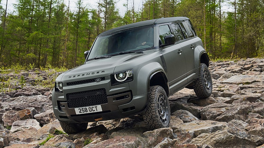 Land Rover Defender Octa: 635-сильный битурбомотор и 4,0 секунды до «сотни» - «Land Rover»