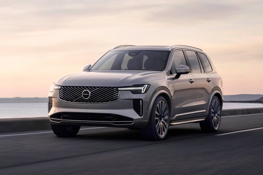 Обновлённый Volvo XC90: косая решётка, более рафинированный салон и прежняя техника - «Volvo»