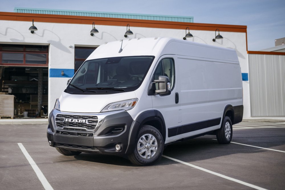 Рассекречен Ram ProMaster EV: фургон поборется за клиентов с Ford E-Transit - «Ram»