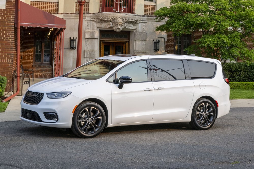 Chrysler подготовил юбилейную версию минивэна Pacifica к 100-летию бренда - «Chrysler»