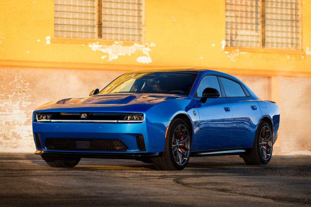 В линейке Dodge Charger пополнение: теперь и пятидверный лифтбек - «Dodge»