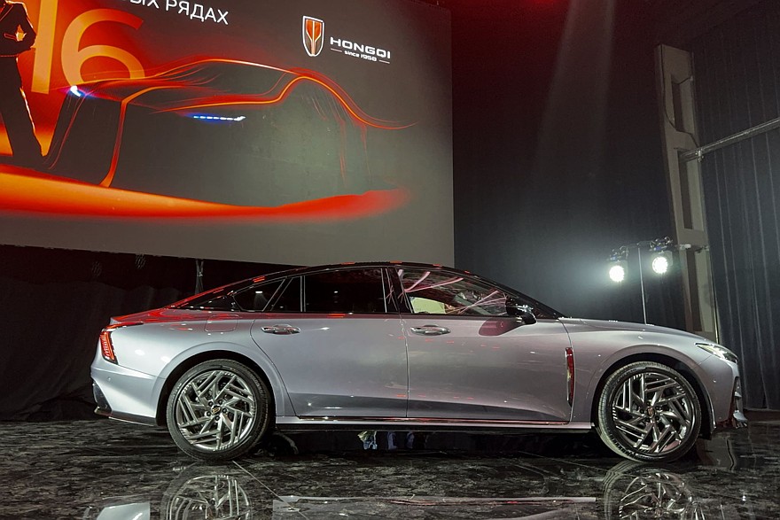 Красивее, мощнее, дороже: первый обзор лифтбека Hongqi H6 - «Hongqi»