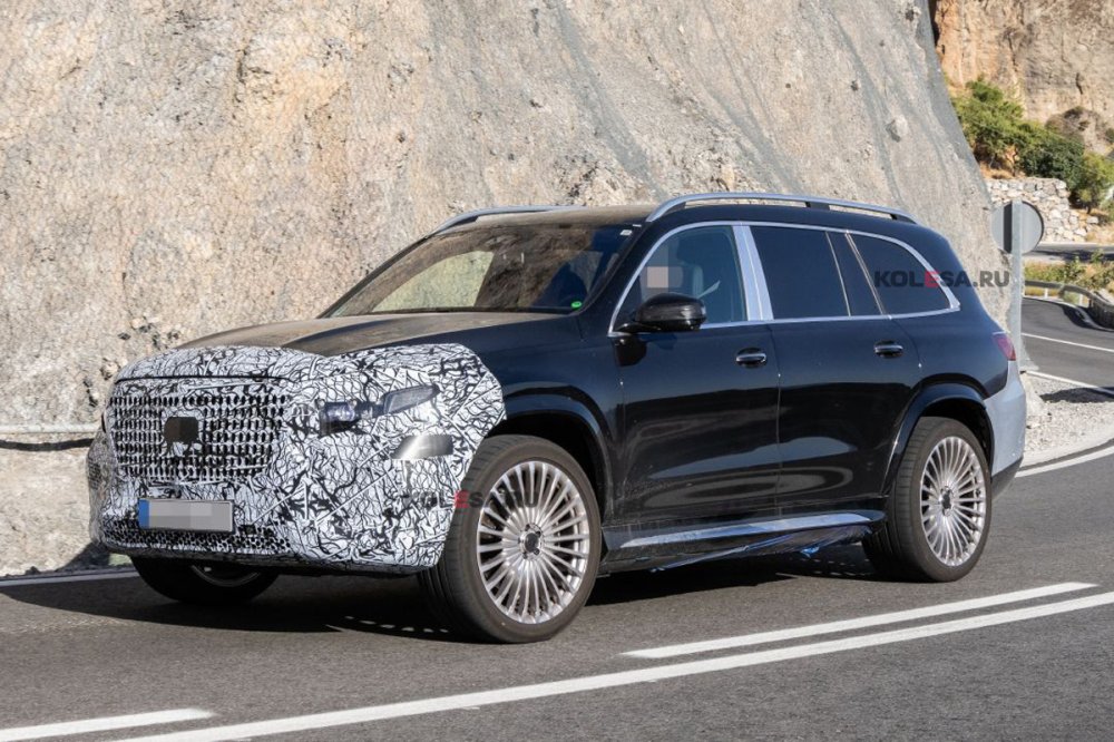 Посвежевшие Mercedes-AMG GLS 63 4Matic+ и Mercedes-Maybach GLS проехались на камеру - «Mercedes-Maybach»