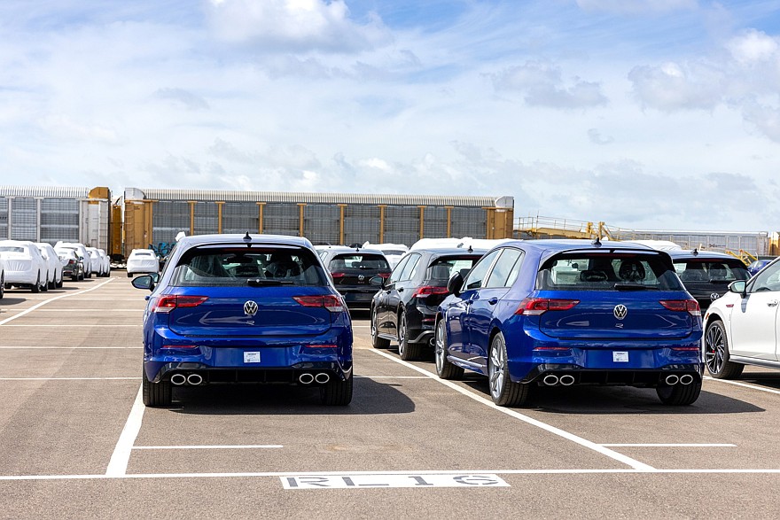 Концерн Volkswagen отчитался о продажах в 2024 году: Skoda, Seat и Cupra в плюсе - «SEAT»