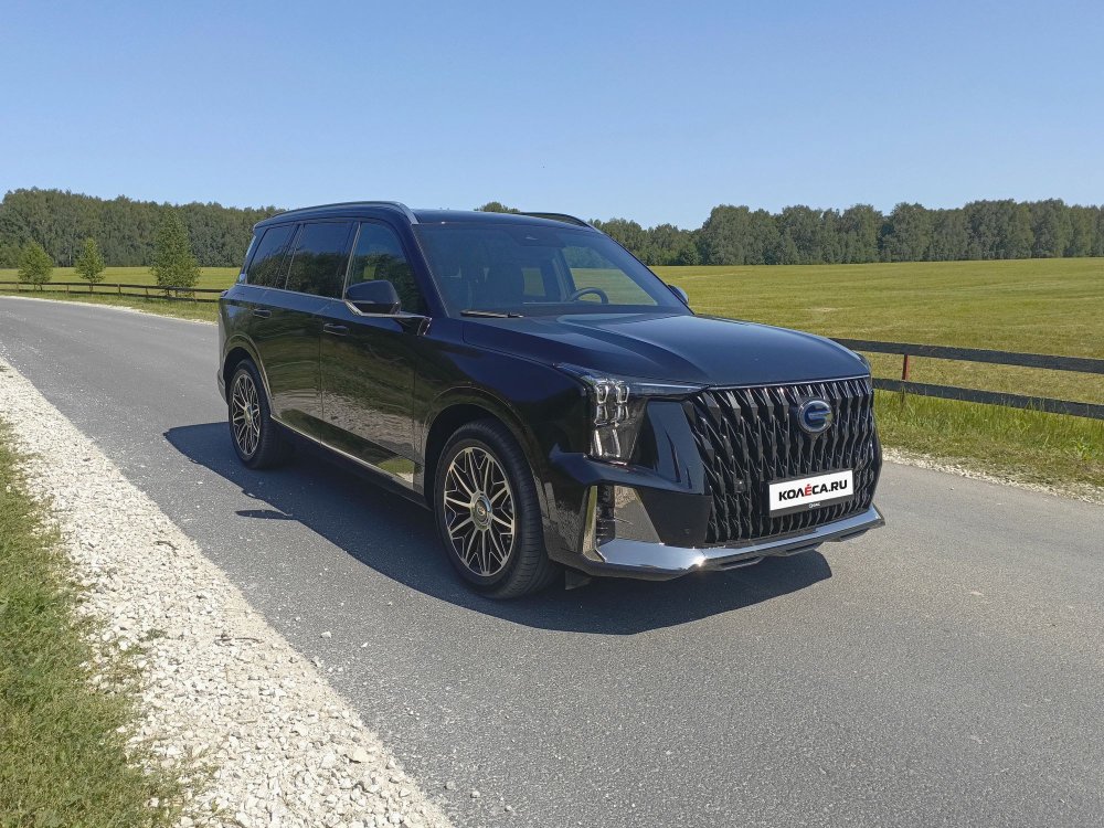 Ветер в руку, три электромотора и мурлыка под капотом: тест-драйв GAC GS8 Dragon HEV - «GAC»