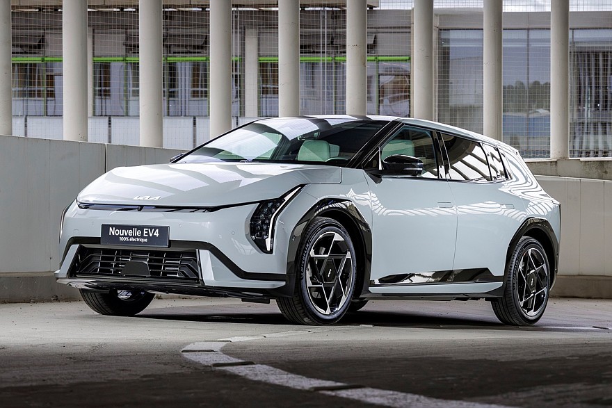 На замену Kia Ceed: в Словакии стартовало производство хэтчбека Kia EV4 - «Kia»