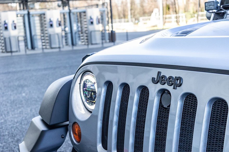 Рок-кроулинг в городских джунглях: опыт владения Jeep Wrangler Rubicon JK - «Jeep»