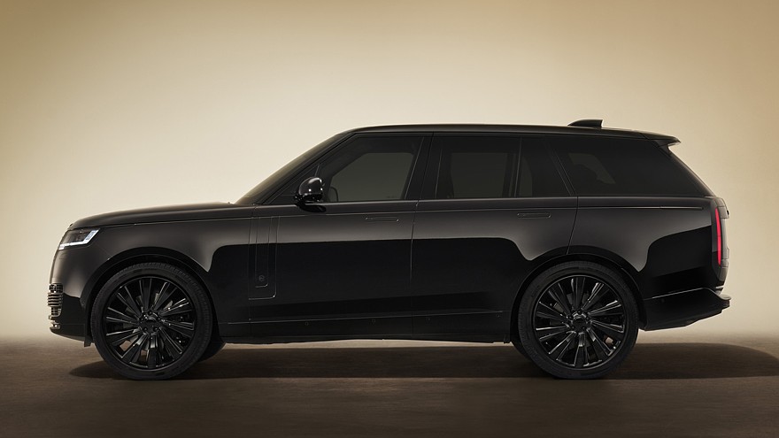 У внедорожника Range Rover SV появилась новая «затемнённая» версия для меломанов - «Land Rover»