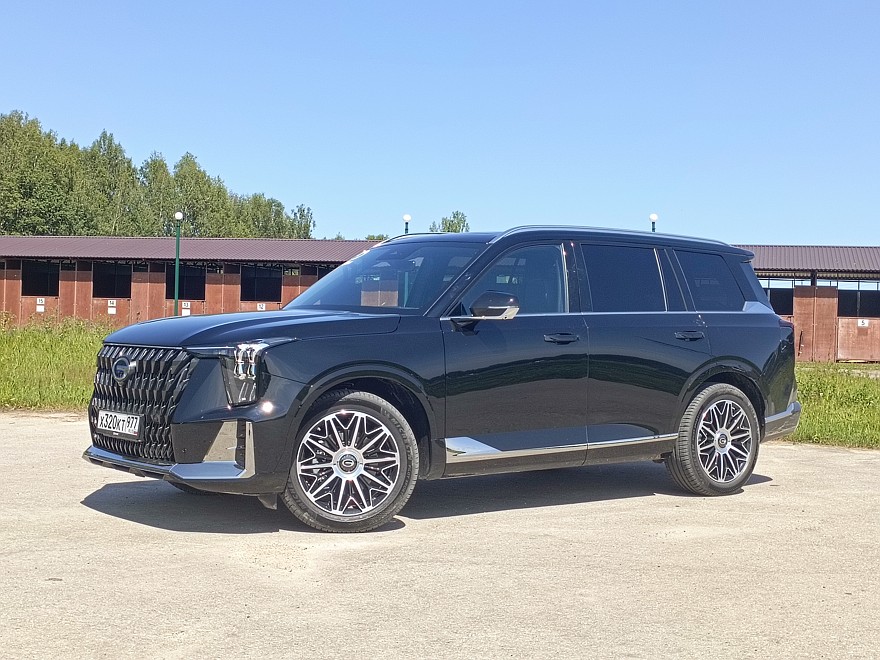 Ветер в руку, три электромотора и мурлыка под капотом: тест-драйв GAC GS8 Dragon HEV - «GAC»