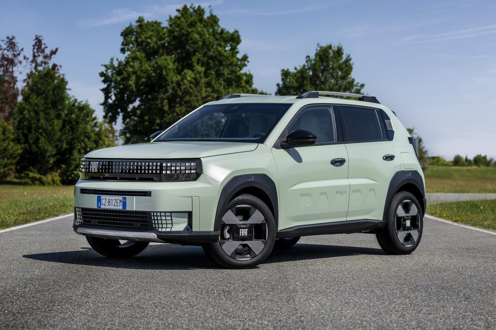 У Fiat Grande Panda появилась новая версия: бензиновый мотор и механическая коробка - «Fiat»