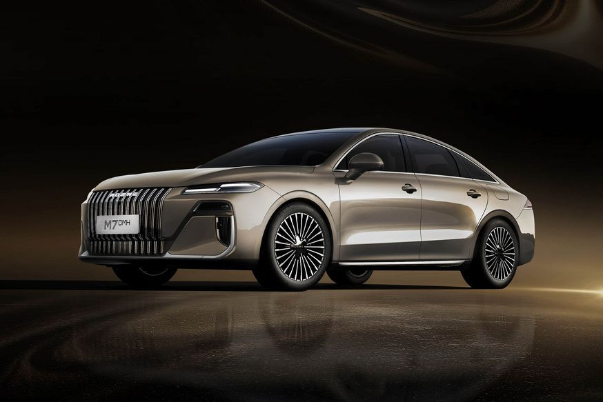 Флагманский седан Roewe M7 с дизайном от бывшего стилиста BMW и VW: рассекречен интерьер - «Roewe»