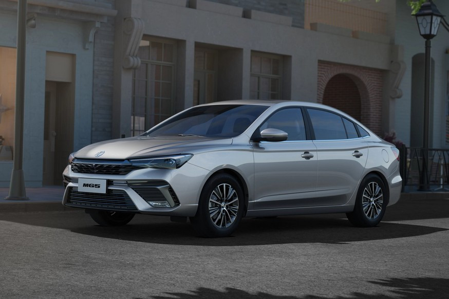 Совсем другой седан MG 5 тоже пережил рестайлинг - «Roewe»