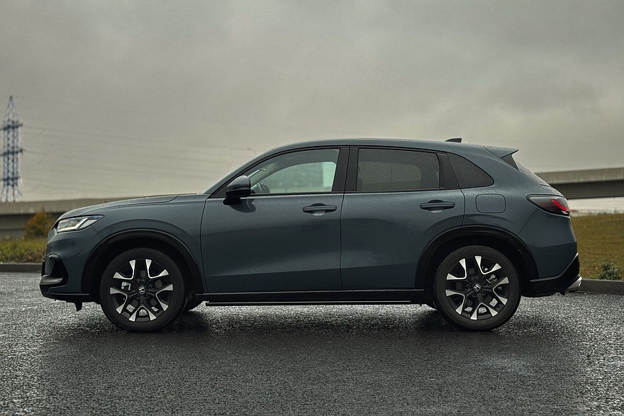 Японский минимализм с европейским лицом: тест-драйв Honda ZR-V - «Тест-драйв»