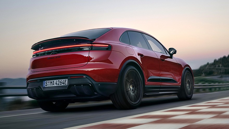 Porsche Macan EV обзавёлся драйверской версией GTS: заниженная подвеска и яркий декор - «Porsche»