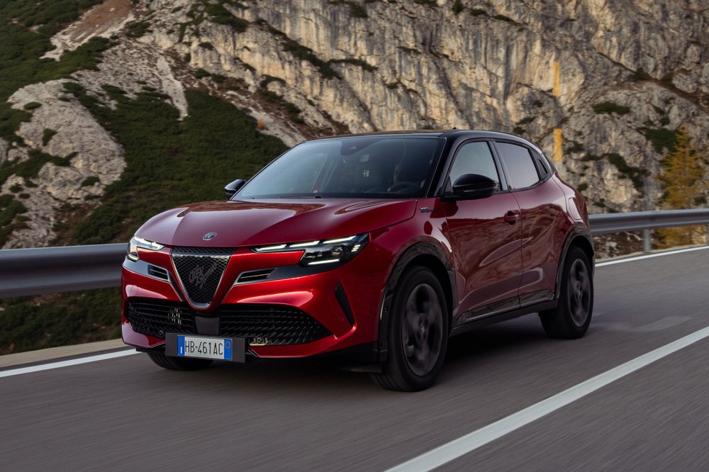 Alfa Romeo Junior обзавёлся «подогретой» версией Sport Speciale - «Alfa Romeo»