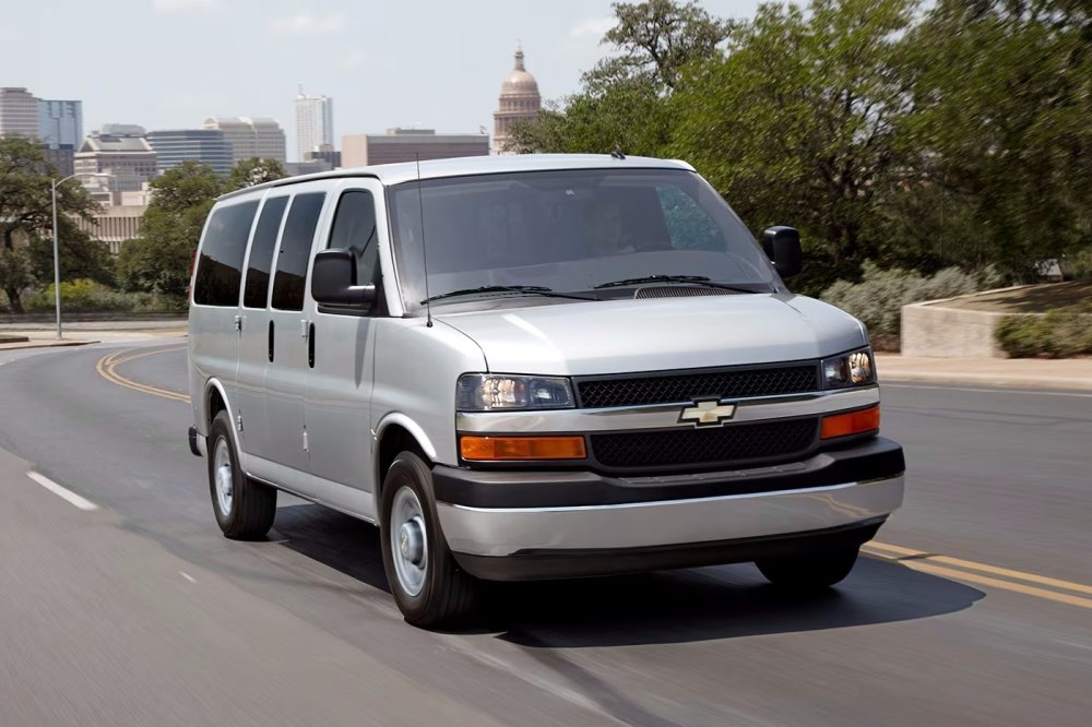 Динозавр, переживший «электрички»: Chevrolet Express вступает в 2026 модельный год - «Chevrolet»