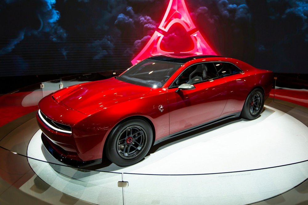 Самый мощный электрический Dodge Charger отменён, вместо него будет топ-версия с V8 - «Dodge»
