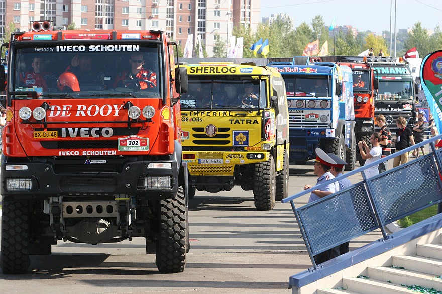 Много КАМАЗов, бубонная чума и капризы погоды: вспоминаем историю марафона «Шелковый путь» - «ГАЗ»