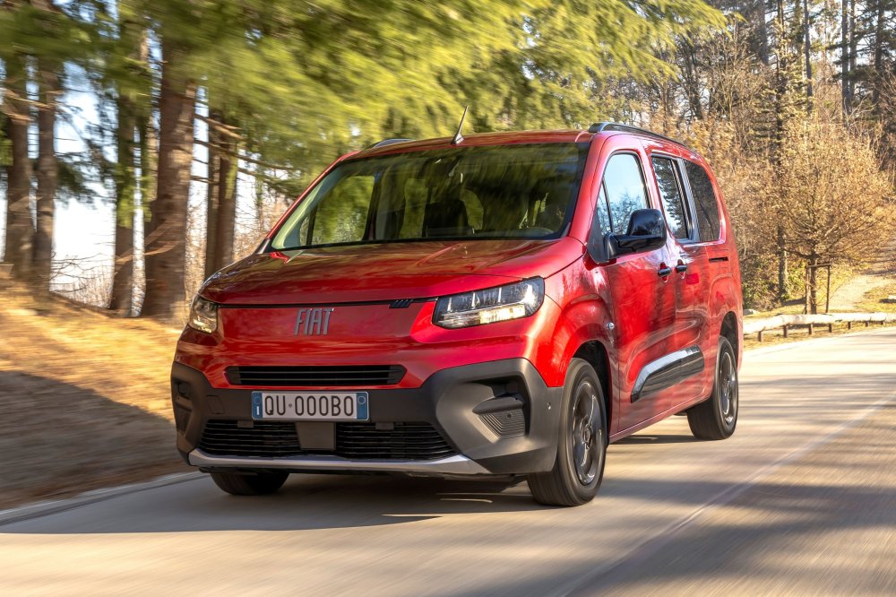 Fiat представил дешёвый компактвэн Qubo L, есть версия с дизелем и 6-ступенчатой МКП - «Fiat»