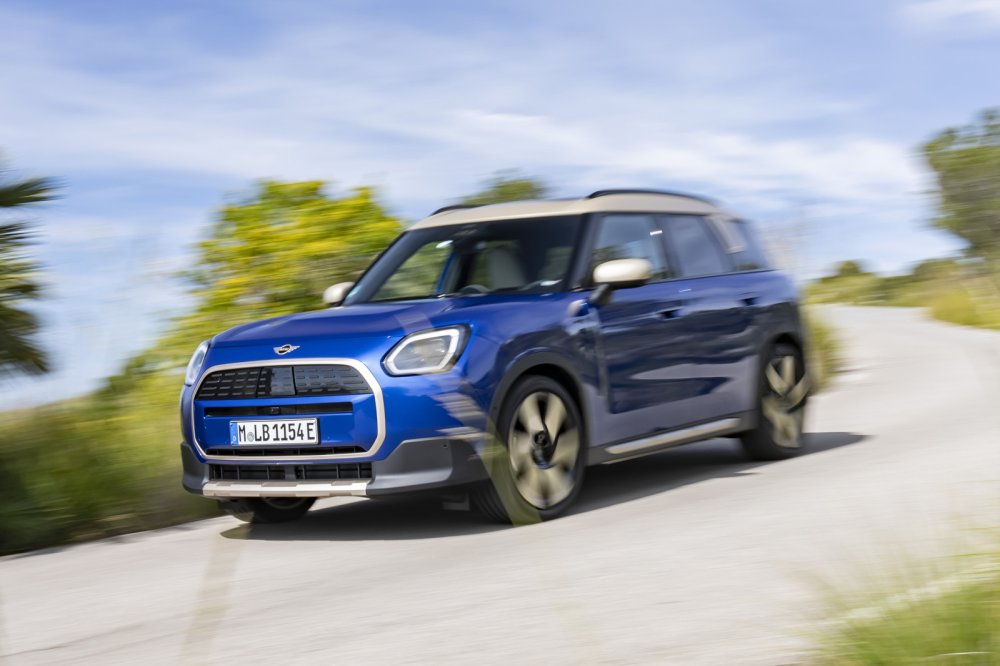 Mini освежила технику и увеличила дальнобойность кроссовера Countryman - «MINI»