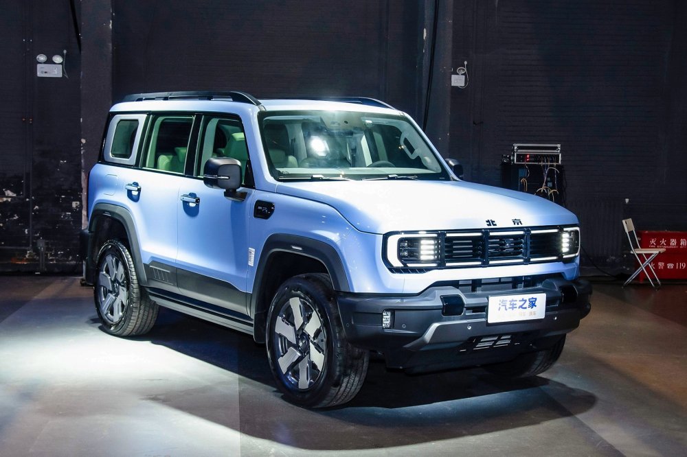 Рамный внедорожник BAIC BJ40 второго поколения стал гибридом с двумя электромоторами - «BAIC»