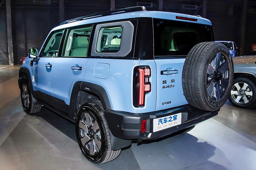 Рамный внедорожник BAIC BJ40 второго поколения стал гибридом с двумя электромоторами - «BAIC»