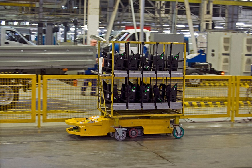 Свадьба, дождь, 13 ванн: как сейчас работает Горьковский автозавод - «ГАЗ»