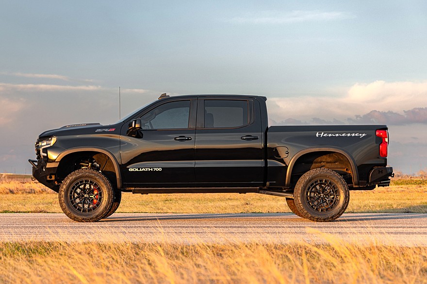Масл-трак Hennessey Chevrolet Silverado ZR2 Goliath 700: Голиаф против рептилоидов - «Chevrolet»