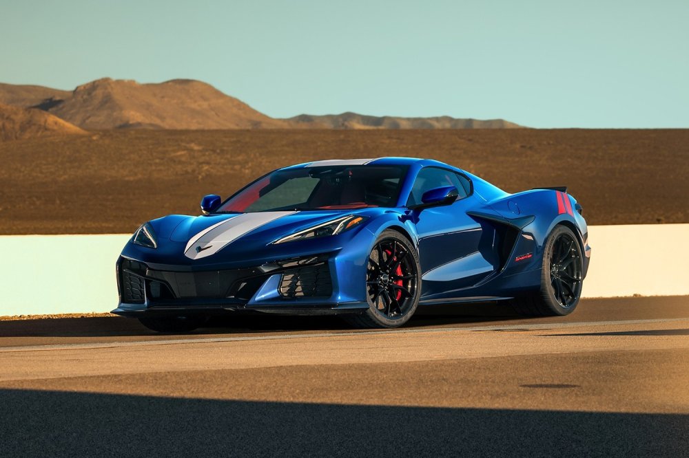 Chevrolet Corvette Grand Sport дебютировал с полным приводом и новым 6,7-литровым V8 - «Chevrolet»