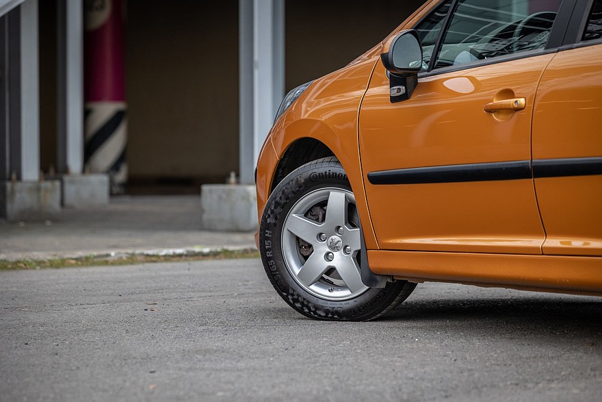 Peugeot 207 с пробегом: старые моторы лучше новых, а три педали всегда лучше двух - «Peugeot»