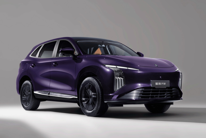 «Престижную» линейку Forthing Xinghai от Dongfeng пополнил кроссовер. Снова - «Dongfeng»