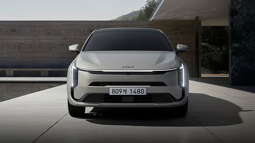 Большой седан Kia K8 получил скромные обновки к следующему модельному году - «Kia»