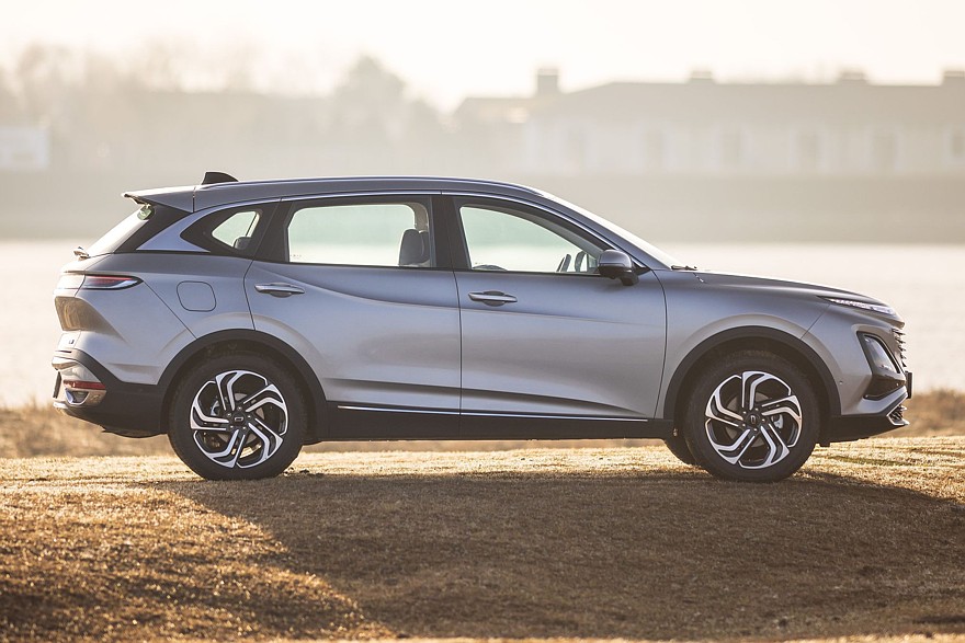 Эргономические неудобства и приятный выбор: первый тест-драйв Bestune T90 - «FAW»