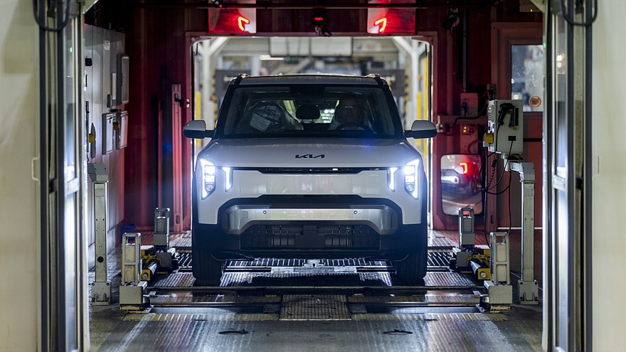 Kia запустила серийное производство кроссовера EV2 на заводе в Словакии - «Kia»