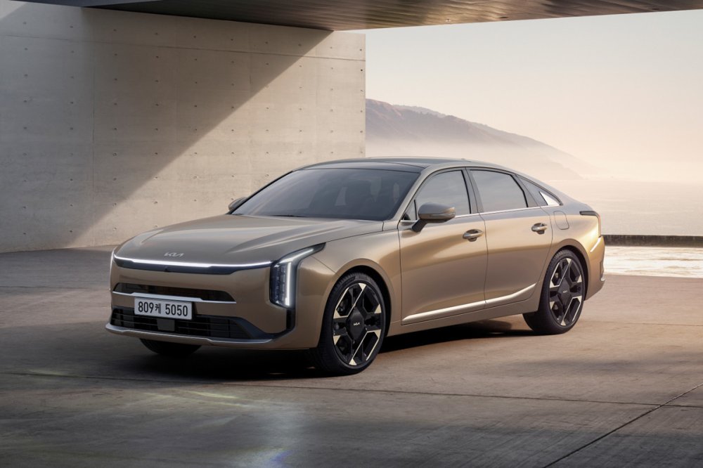 Большой седан Kia K8 получил скромные обновки к следующему модельному году - «Kia»