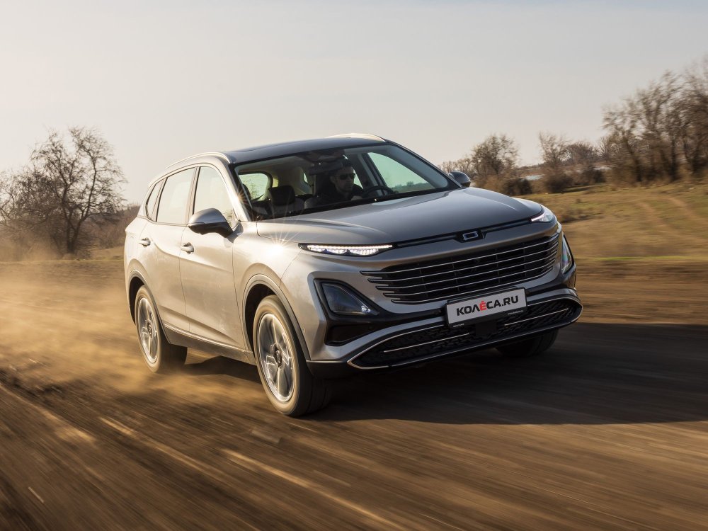 Эргономические неудобства и приятный выбор: первый тест-драйв Bestune T90 - «FAW»