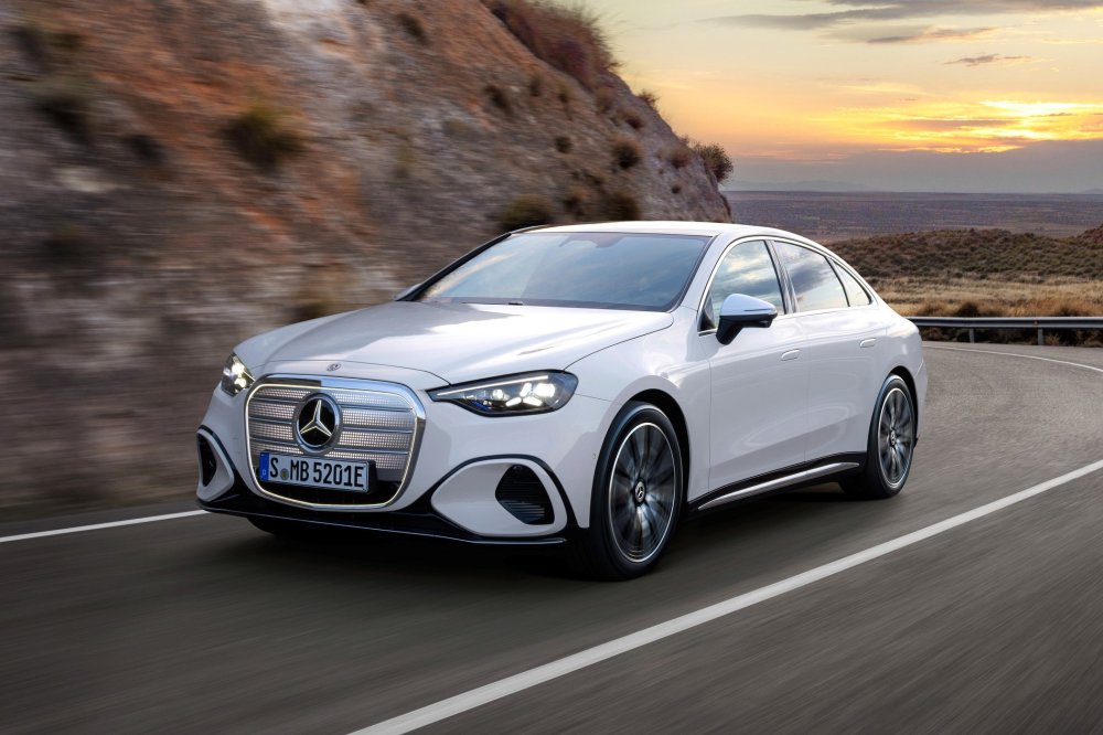 Как будто играет одна и та же пластинка: представлен Mercedes-Benz C-Class electric - «Mercedes-Benz»