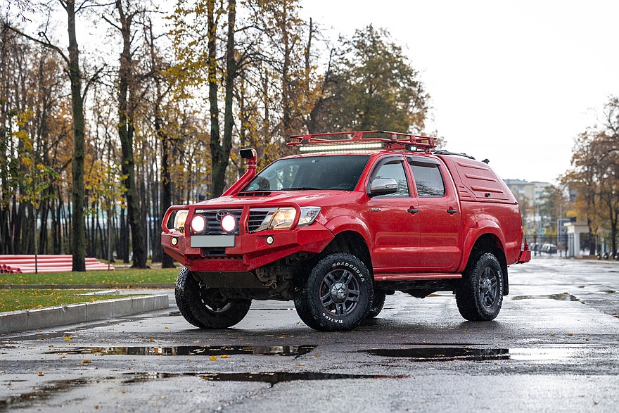 Не бита, не крашена, один хозяин: опыт владения Toyota Hilux VII - «Тест-драйв»